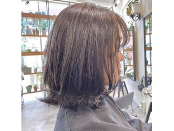 外ハネレイヤーボブにグレージュ_20200218_1