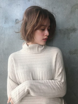 センターパートでクール&フェミニンに_20200118_2