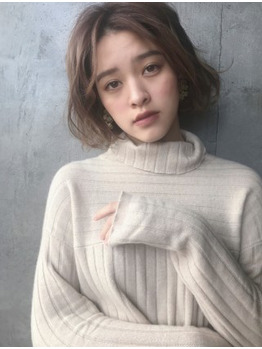 センターパートでクール&フェミニンに_20200118_1