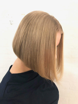 ラインのキレイなボブで首元をキレイに！_20210128_1