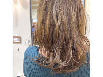 夏はシアーなベージュ！_20200805_1