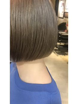 ボブにはシアーなベージュカラーがオススメ◎_20201101_1