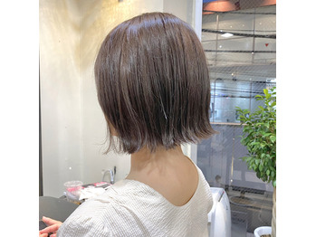 i057826415_349-262-1 切りっぱなしボブとグレージュ!_20210403_1