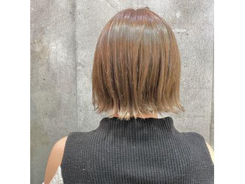 切りっぱなしボブと明るめクリアグレージュ_20200210_1