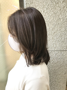 細めのハイライトで作る上品なベージュブラウン_20200814_1