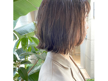 i051087383_349-262 ミルキーベージュ 外ハネレイヤーボブ_20201001_1