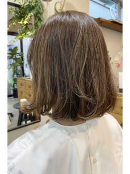 アディクシーカラーでつくるミルクティベージュ_20210501_2