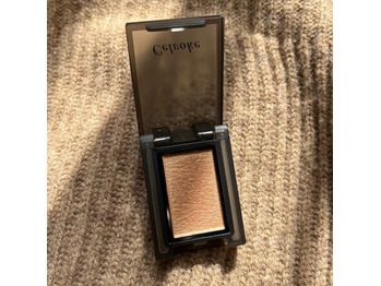 肌馴染みのいい上品なベージュシャドウ◎_20220304_2