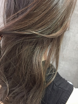 【赤みのない】カーキグレージュ_20200806_2