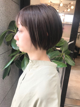 シンプル丸みのショートボブ_20200916_1