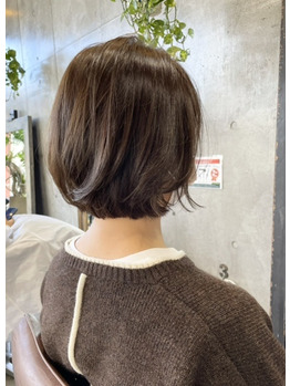 i068088059_349-262 大人のクリームベージュ×レイヤーボブ_20211227_2