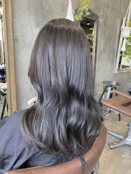 赤みゼロ◎重めなグレージュカラー_20220927_1