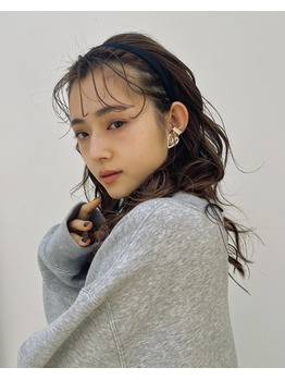 i079982701_349-262-1 あざとく、おしゃれな巻き髪スタイル!_20221108_1