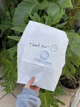 オススメハンバーガー屋さん！_20221112_2