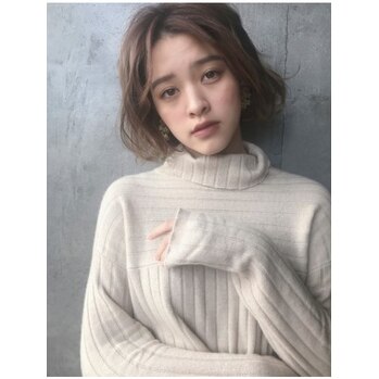 センターパートでクール&フェミニンに_20200118_1