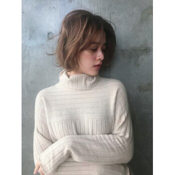 センターパートでクール&フェミニンに_20200118_2