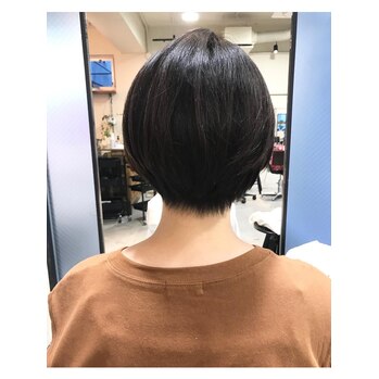 スッキリ軽めのショートスタイル！_20200810_2