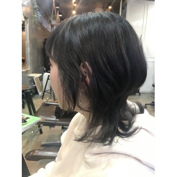 i044115877-1 ウルフレイヤーで首元すっきり!_20200224_1