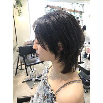 i045498256 前髪長めの黒髪オトナのマッシュウルフ!_20200405_1