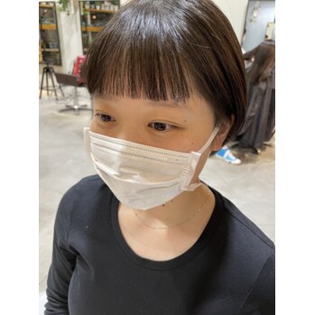 i057286315 短めのパッツンが可愛い大人ボブ_20210321_1