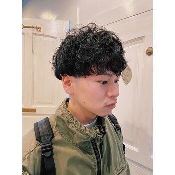 i069458497-1 メンズパーマは毎日楽ちんスタイリング_20220204_1