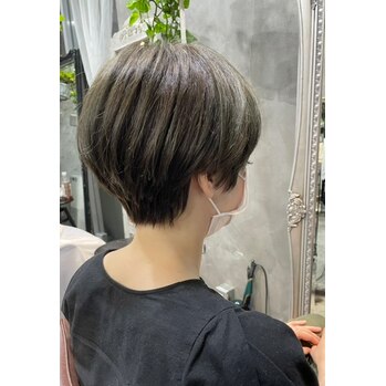 ショートの涼しげミントグレージュ_20220530_1