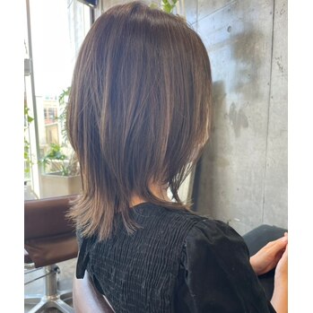 i077587329-1 最近人気の軽めくびれスタイル♪_20220908_1