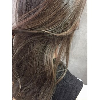 【赤みのない】カーキグレージュ_20200806_2