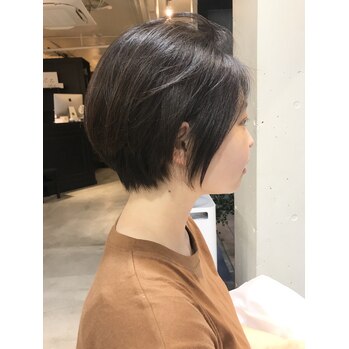 スッキリ軽めのショートスタイル！_20200810_1