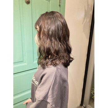 i068068083 ミディアムウェーブスタイル_20211227_1