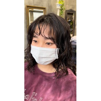 i074413092-1 お手入れ楽ちんカーリーヘア_20220614_3