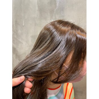 赤みを抑えたブラウン！_20220827_1