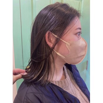 カーリーヘアにイヤリングカラー_20230113_2