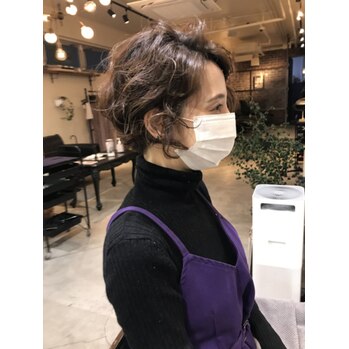 ショートのくるくるパーマが可愛い！_20201217_1