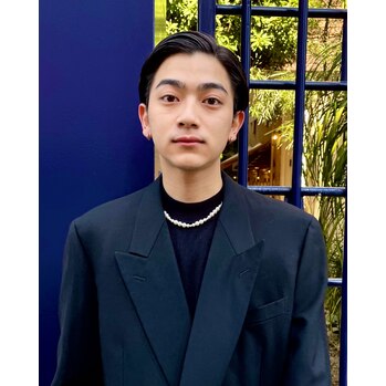 i084383923 【メンズ】スーツと相性抜群タイトなスタイル_20230228_1