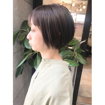 シンプル丸みのショートボブ_20200916_1
