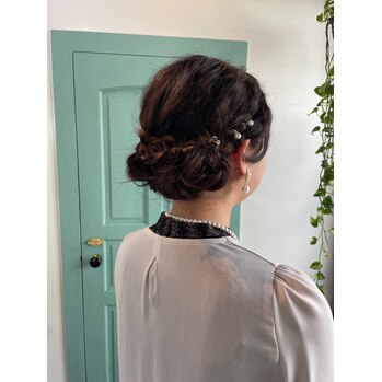 i097705283 仲良し3人組のパーティヘア_20231229_3